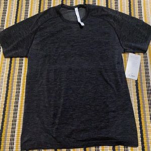 Lululemon black metal vent tee.